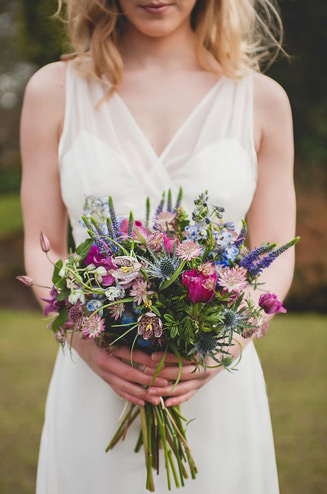 букет невесты из полевых цветов