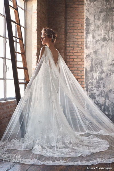 свадебное платье  со шлейфом спб