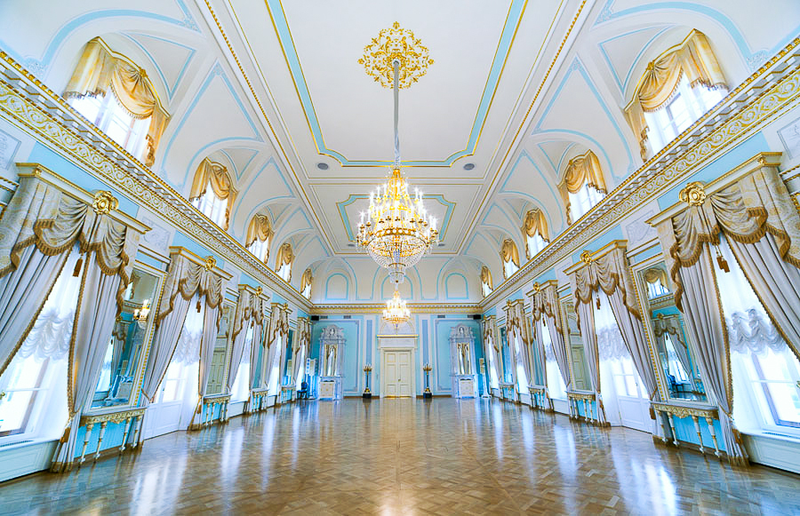 Константиновский дворец Голубой зал